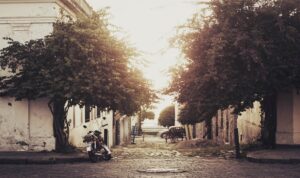 How to get from Buenos Aires to Colonia del Sacramento?