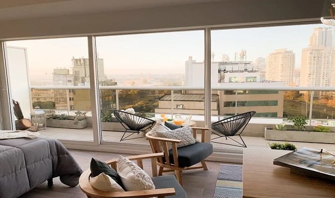 Apartment with Beautiful Balcony