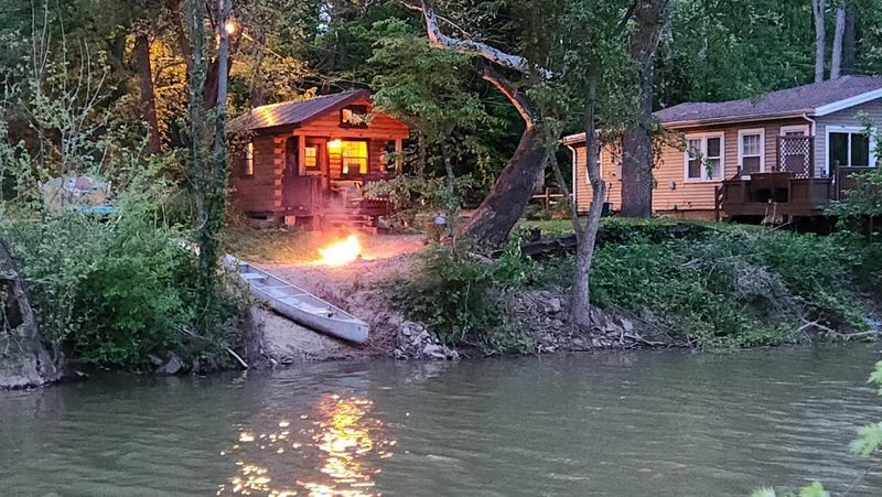 Riverwood Log Cabins (Waterville — Maumee River)