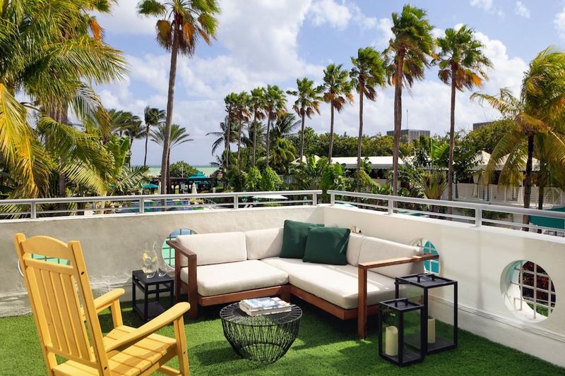 Kimpton Surfcomber Hotel - Miami Beach