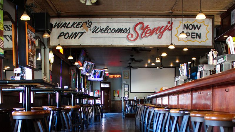 Steny's Tavern & Grill - Milwaukee