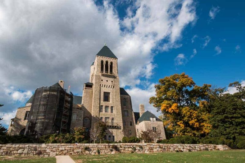 Glencairn Museum - Romanesque Religious Retreat