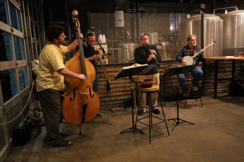 Live Music Sets the Mood