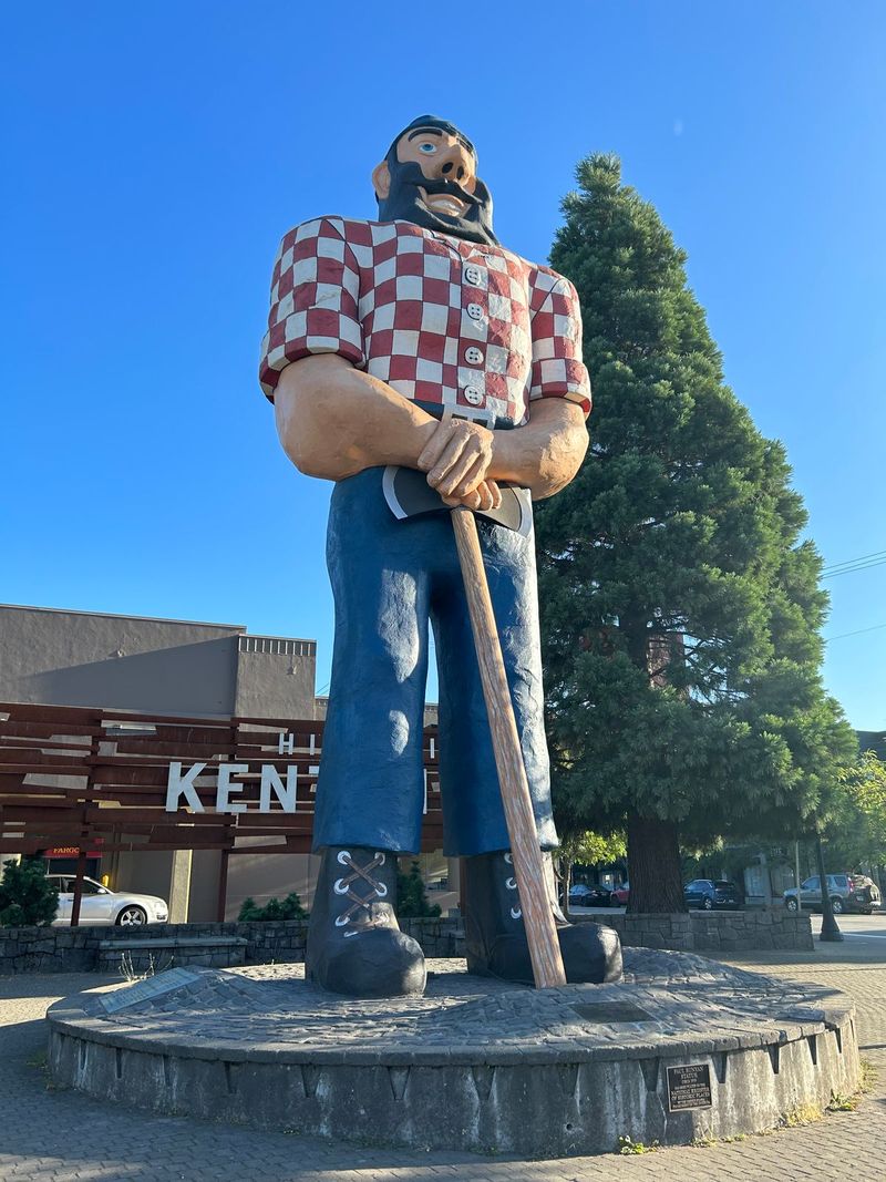 The Giant Paul Bunyan Statue: Lumberjack Landmark