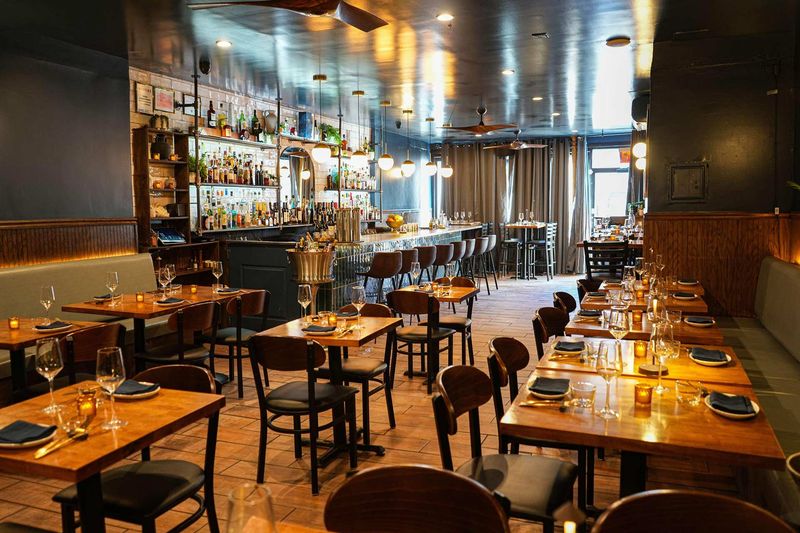 Siren Oyster Bar & Restaurant: Staten Island's Hidden Pearl