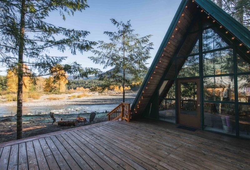 Stay at Fox Haven on the River