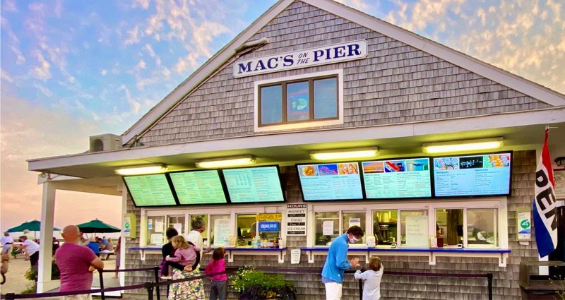 Mac's on the Pier
