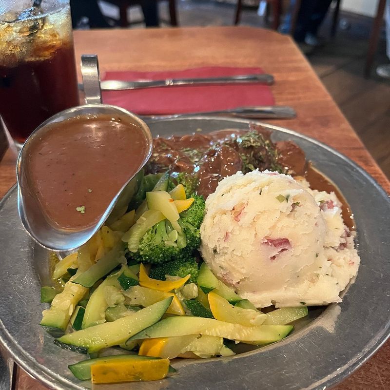 Savor The Hutspot Experience
