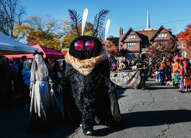 Grand Costume Parade Finale