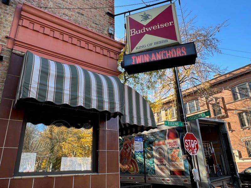 Twin Anchors Restaurant & Tavern (Chicago)