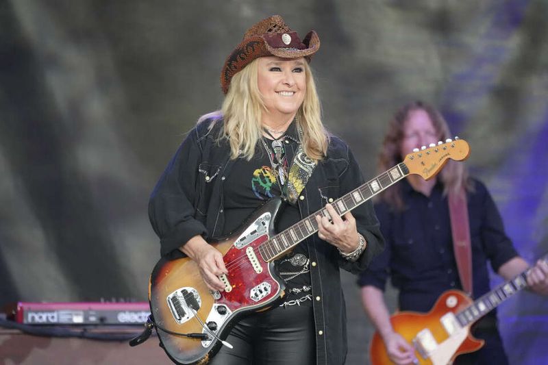 Melissa Etheridge And Indigo Girls Concert