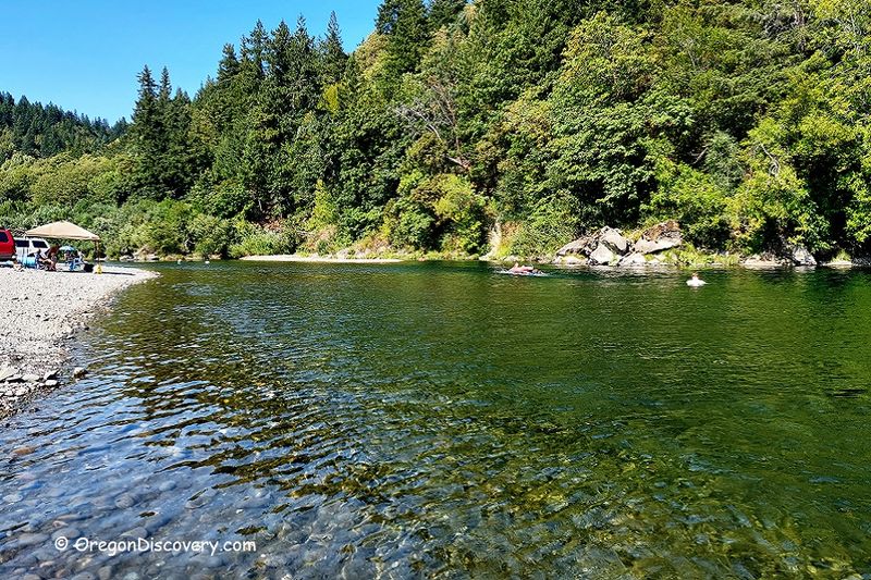 Explore Chetco River Redwood Groves